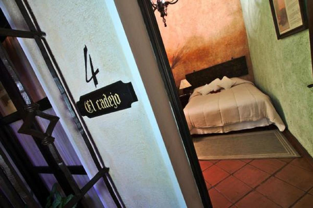 D'Leyenda Hotel Антигуа-Гватемала Экстерьер фото